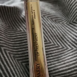 Lip Treatment - Gold